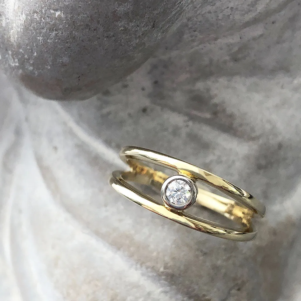 Split Band Yellow Gold Tube Set Diamond Ring