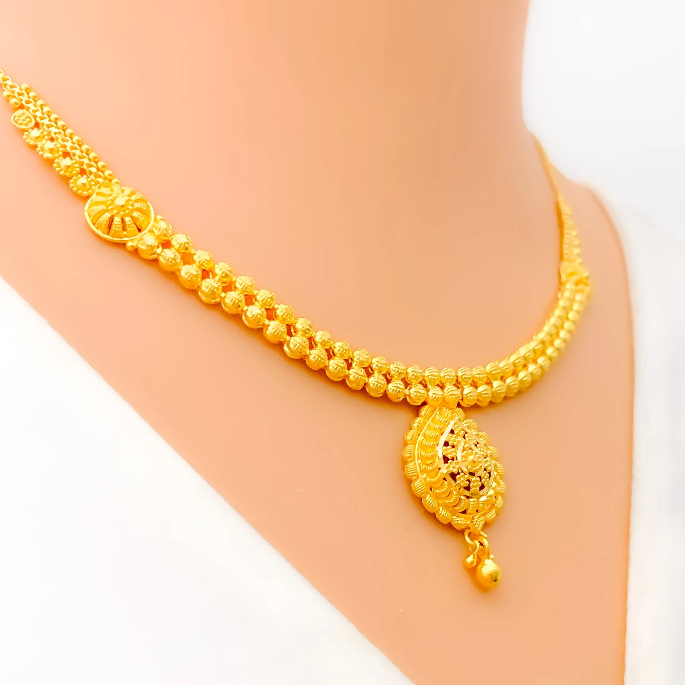 Stunning Sleek Lined 22k Gold Drop Necklace Set