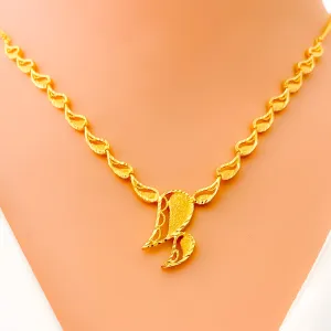Tasteful Paisley Adorned 22K Gold Necklace Set