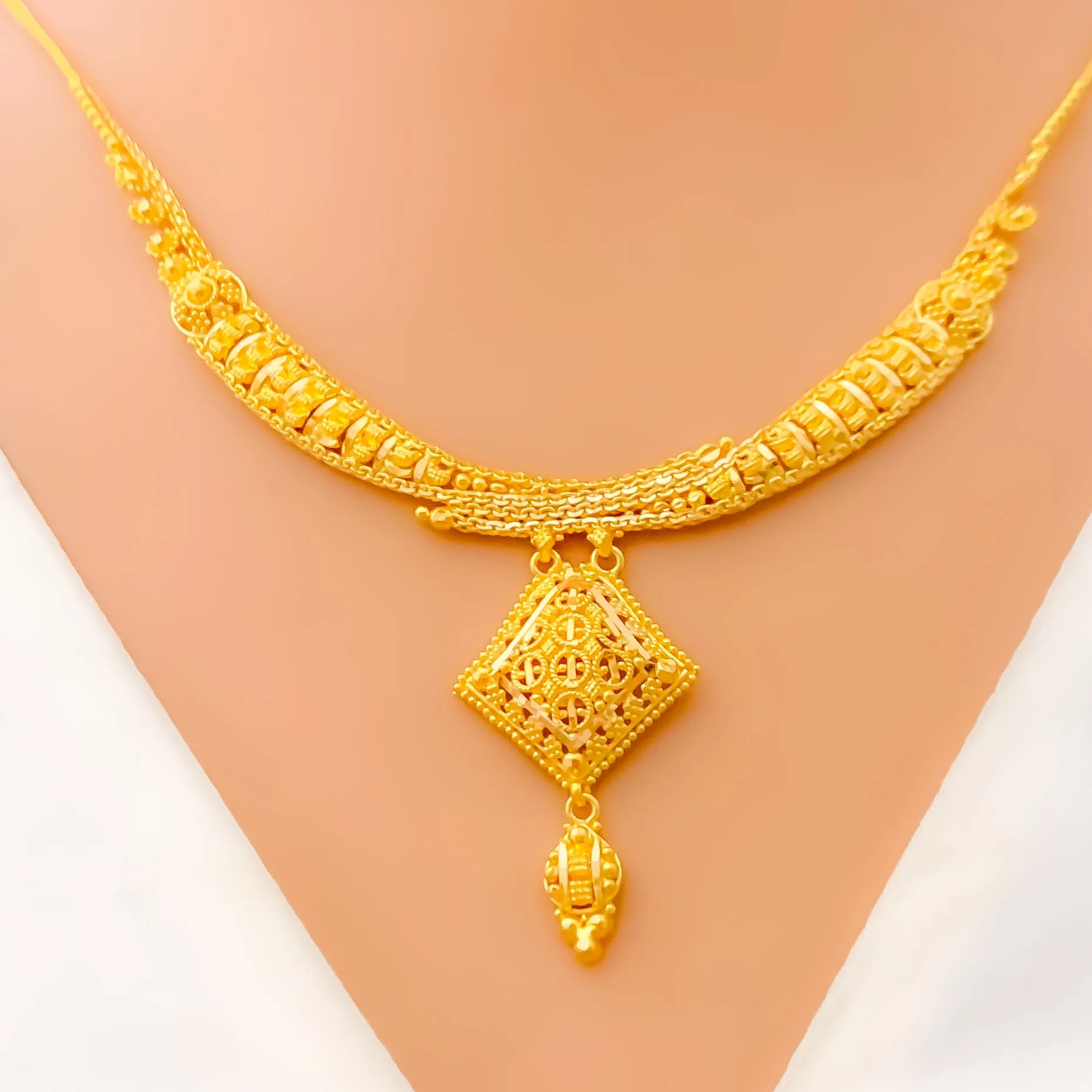Unique Hanging 22k Gold Striped Necklace Set