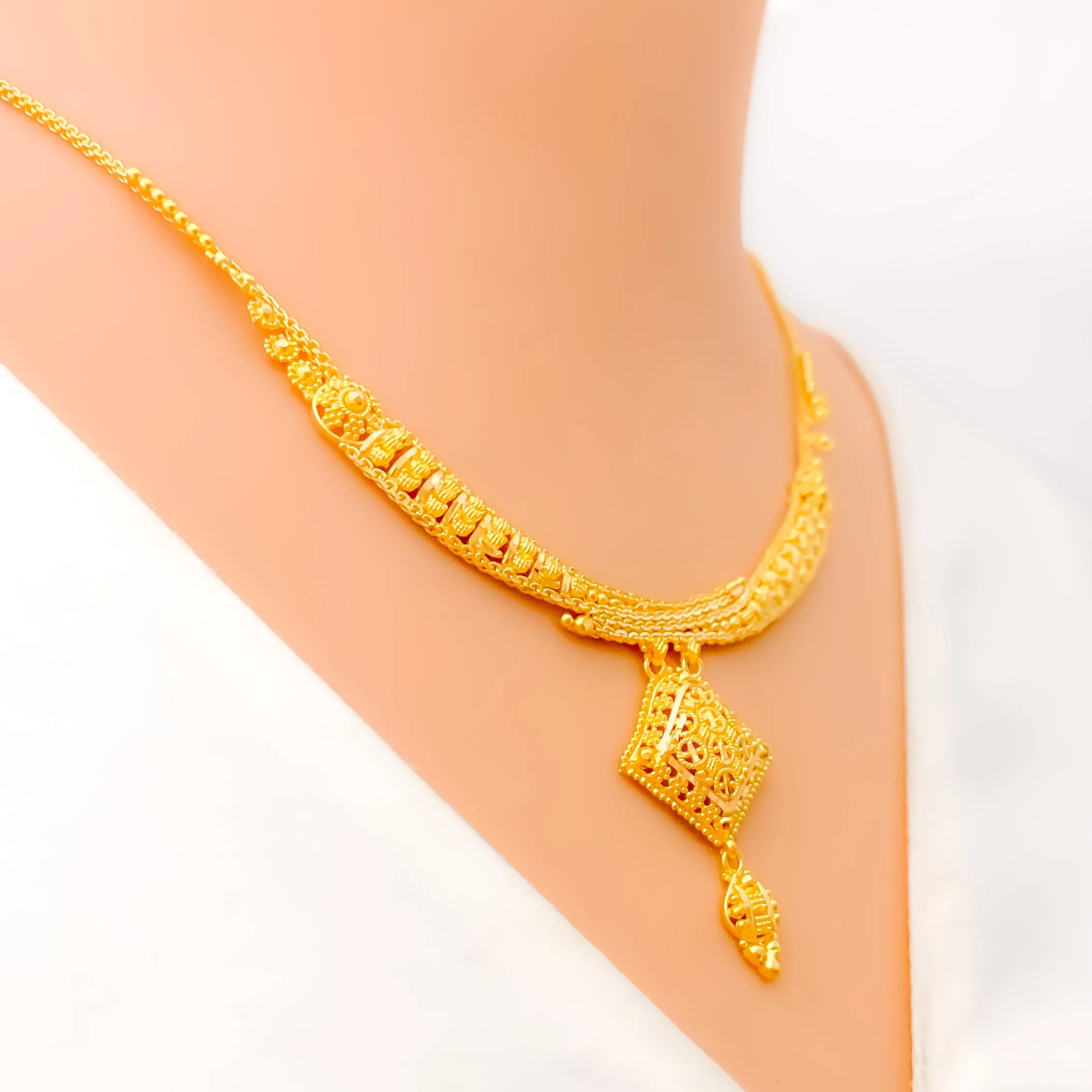Unique Hanging 22k Gold Striped Necklace Set